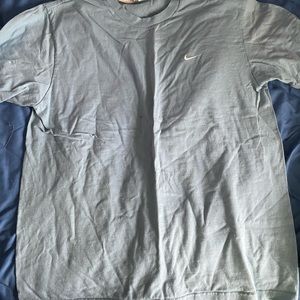 LIGHT BLUE NIKE SHORT SLEEVE